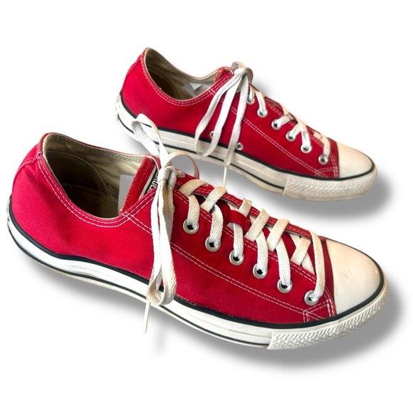 Converse Chuck Taylor All Star Canvas Low top Red Sneakers. Men’s 11, Women’s 13 - Picture 3 of 6